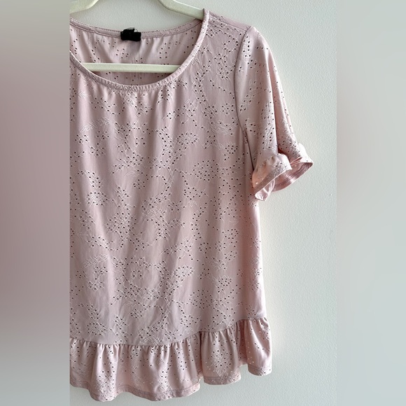 W5 Women's Blush Pink Eyelet Ruffle Short Sleeve Blouse, Size Small - Picture 4 of 16